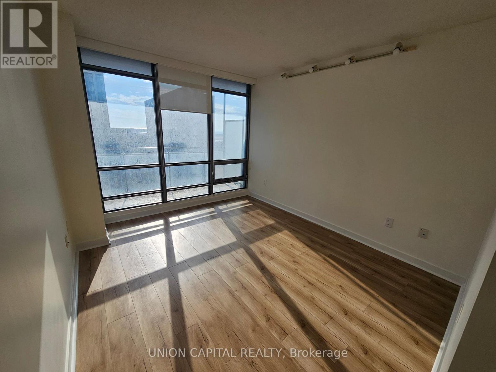 1602 - 5 Mariner Terrace, Toronto, Ontario  M5V 3V6 - Photo 15 - C12682504