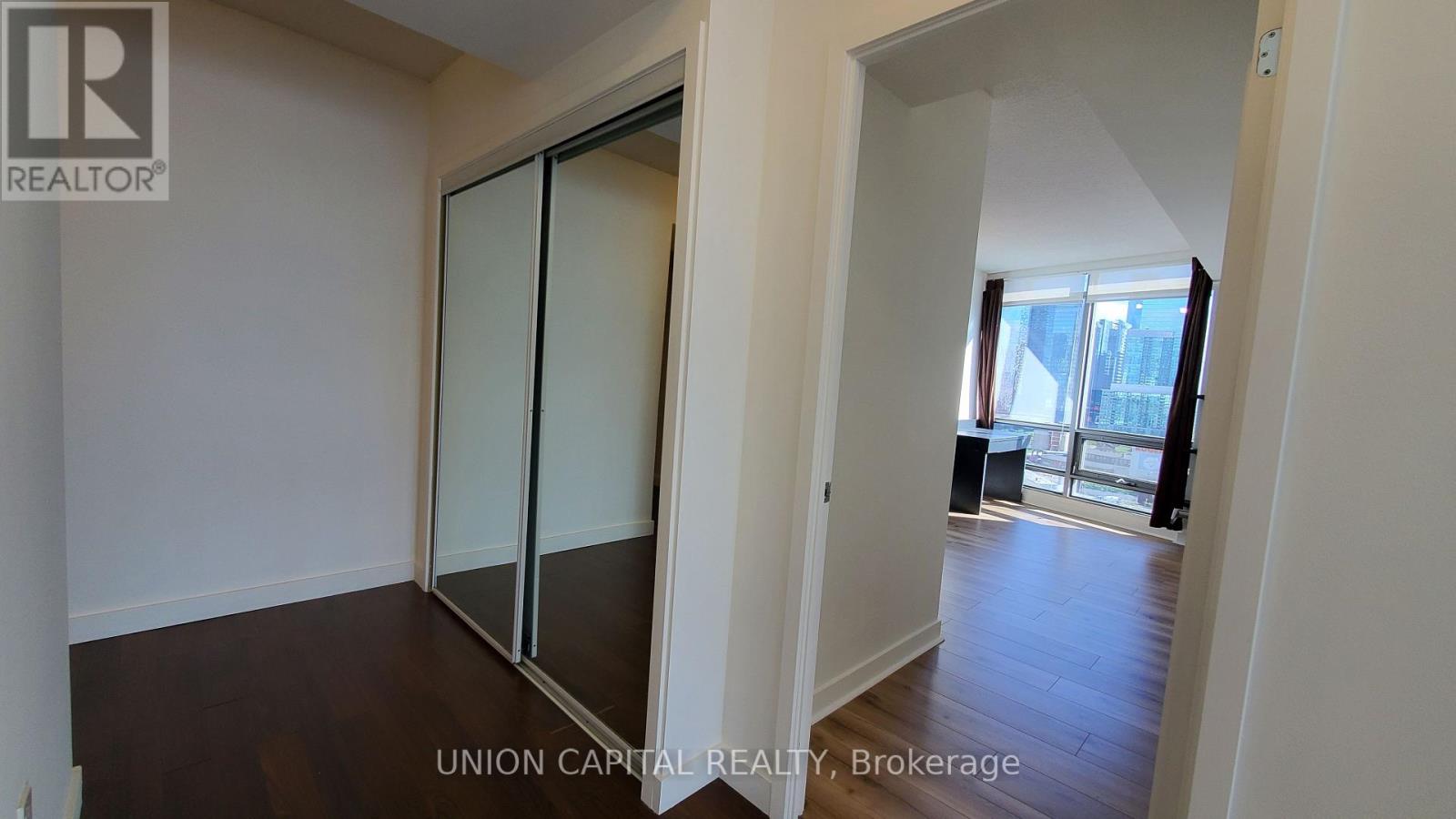 1602 - 5 Mariner Terrace, Toronto, Ontario  M5V 3V6 - Photo 4 - C12682504