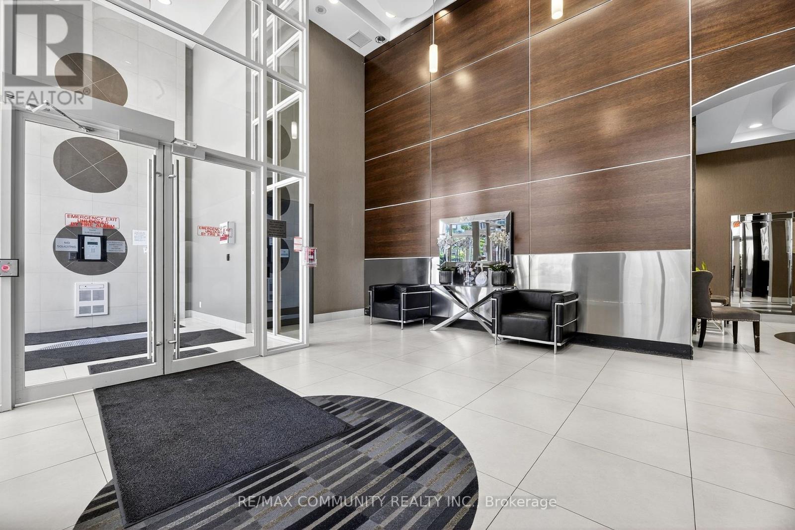 2010 - 25 Town Centre Court, Toronto, Ontario  M1P 0B4 - Photo 4 - E12682424