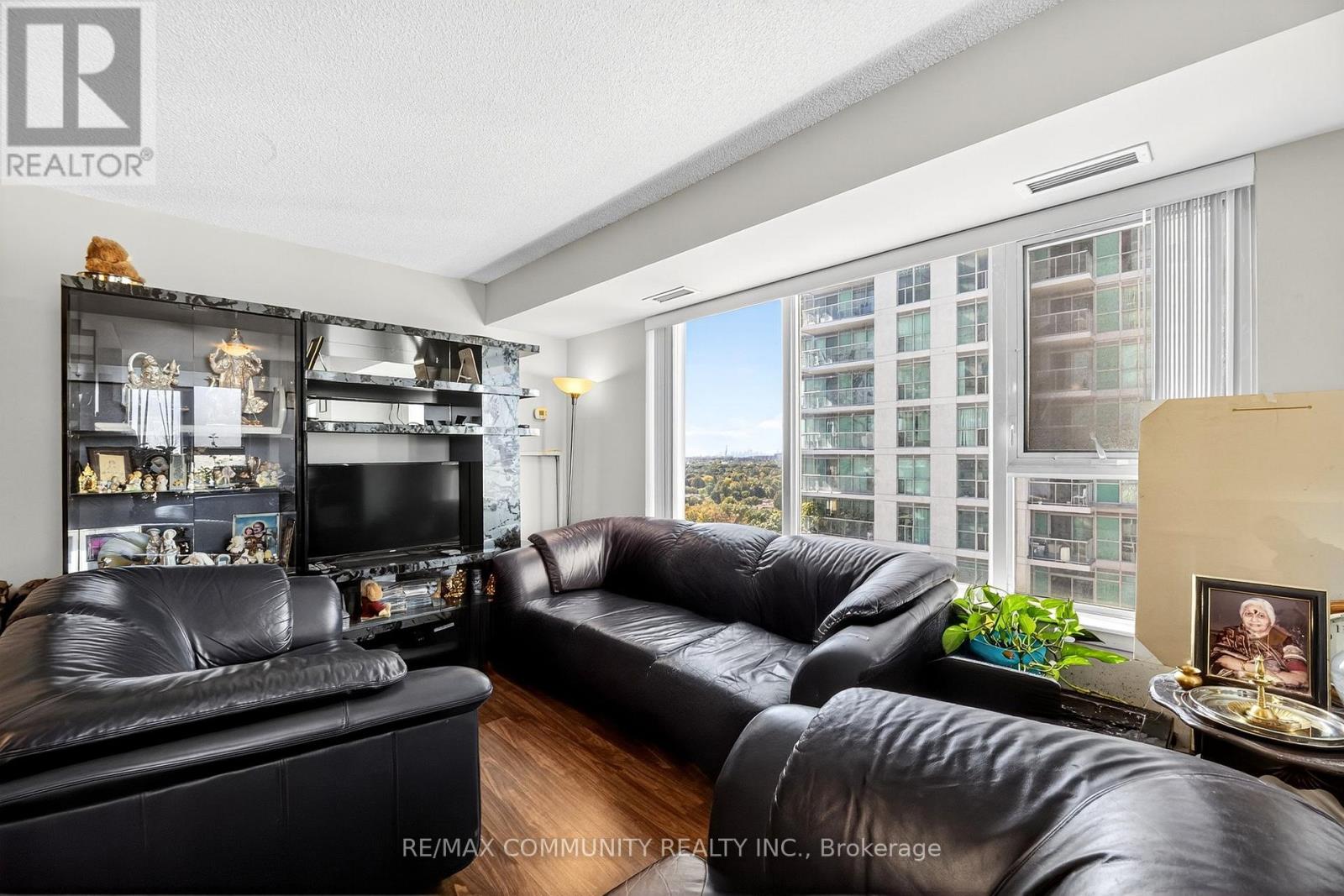 2010 - 25 Town Centre Court, Toronto, Ontario  M1P 0B4 - Photo 8 - E12682424