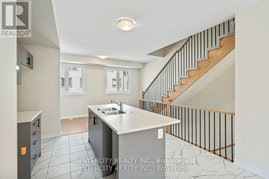 127 Senay Circle, Clarington, Ontario  L1E 0G9 - Photo 13 - E12682432