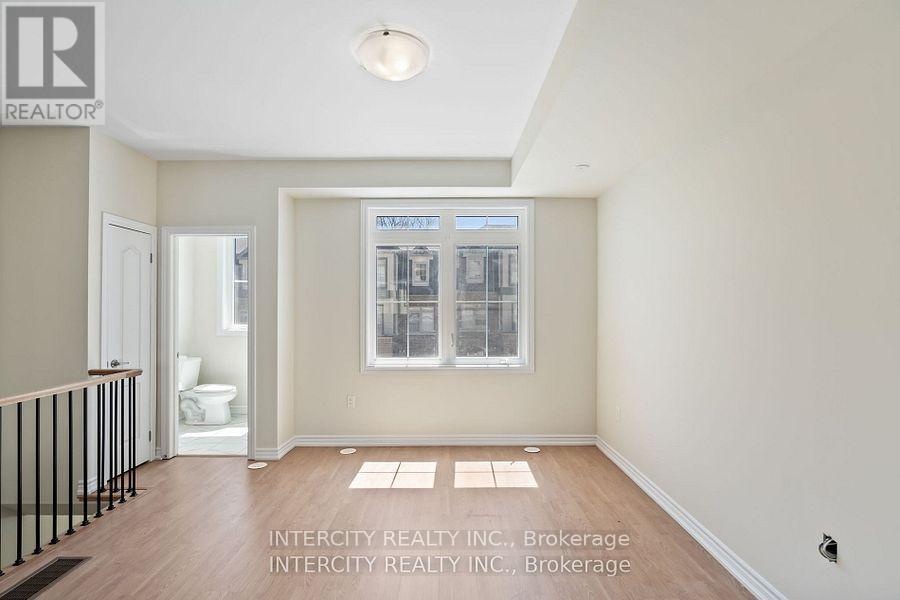 127 Senay Circle, Clarington, Ontario  L1E 0G9 - Photo 5 - E12682432