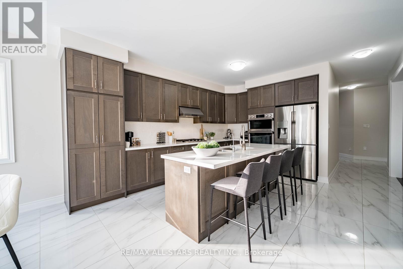 96 Boundary Boulevard, Whitchurch-Stouffville, Ontario  L4A 4W2 - Photo 10 - N12682434