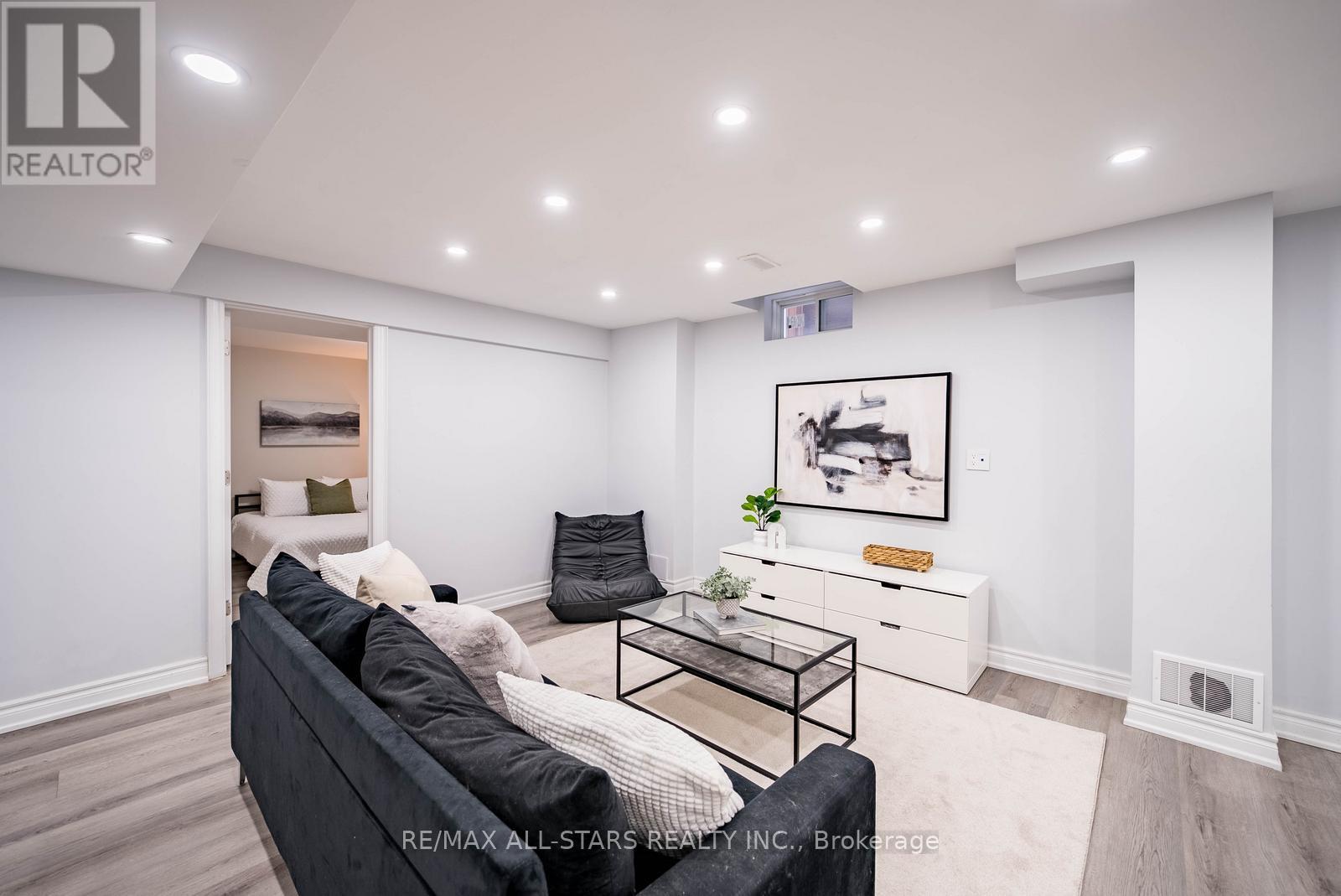 96 Boundary Boulevard, Whitchurch-Stouffville, Ontario  L4A 4W2 - Photo 35 - N12682434