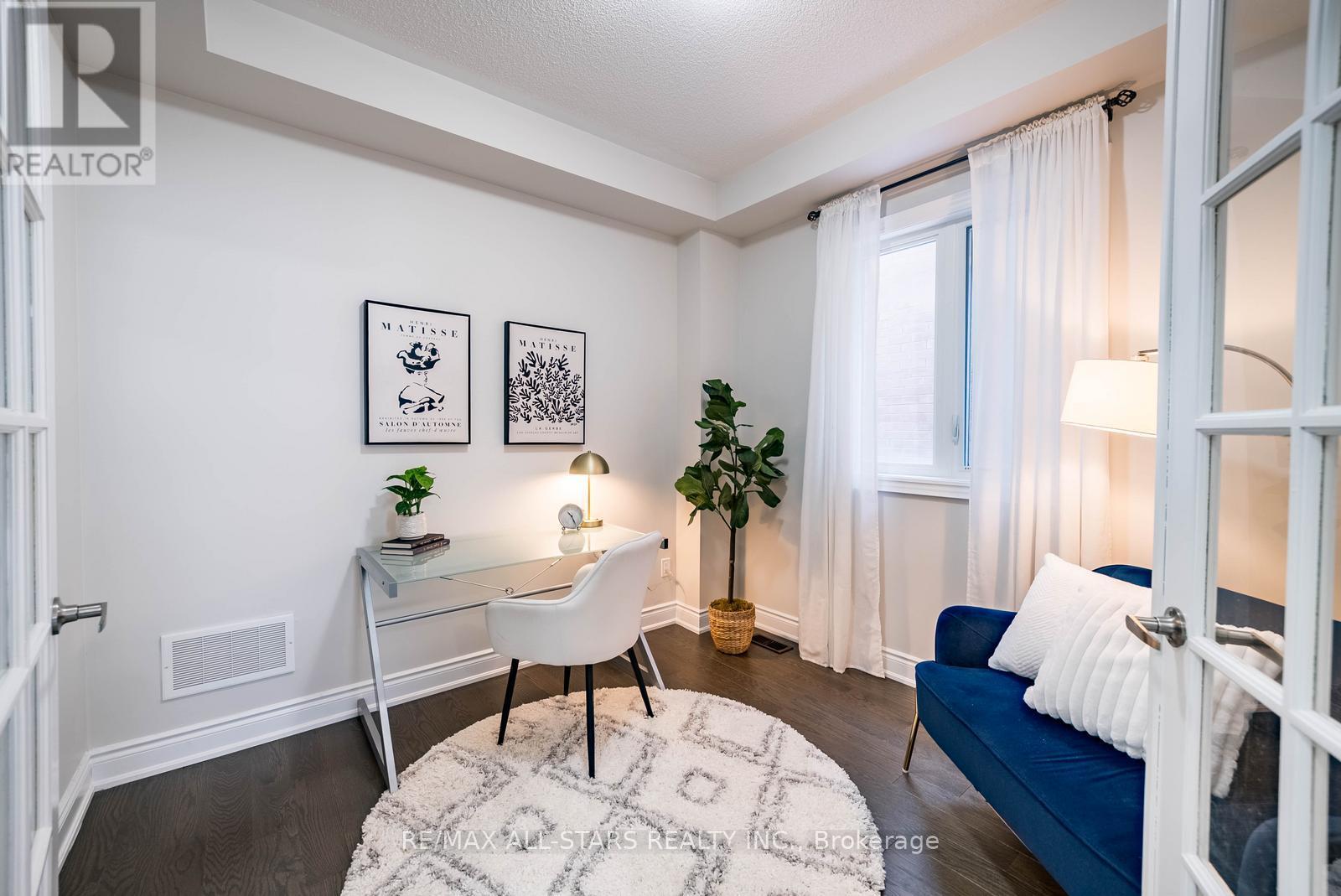 96 Boundary Boulevard, Whitchurch-Stouffville, Ontario  L4A 4W2 - Photo 5 - N12682434