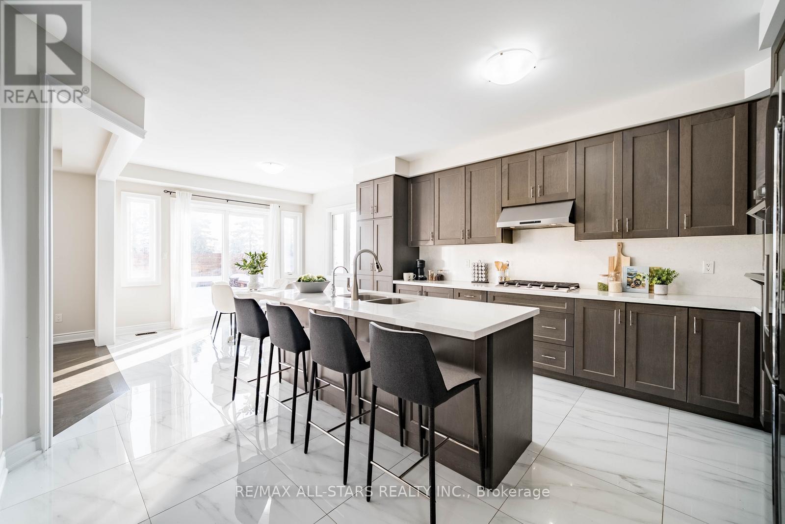 96 Boundary Boulevard, Whitchurch-Stouffville, Ontario  L4A 4W2 - Photo 8 - N12682434