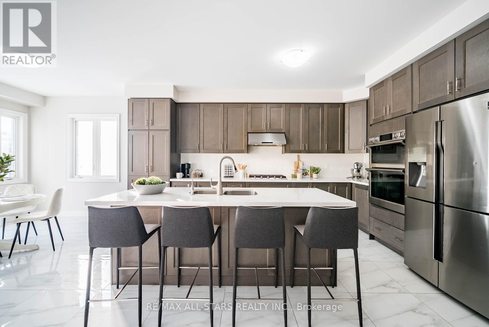 96 Boundary Boulevard, Whitchurch-Stouffville, Ontario  L4A 4W2 - Photo 9 - N12682434