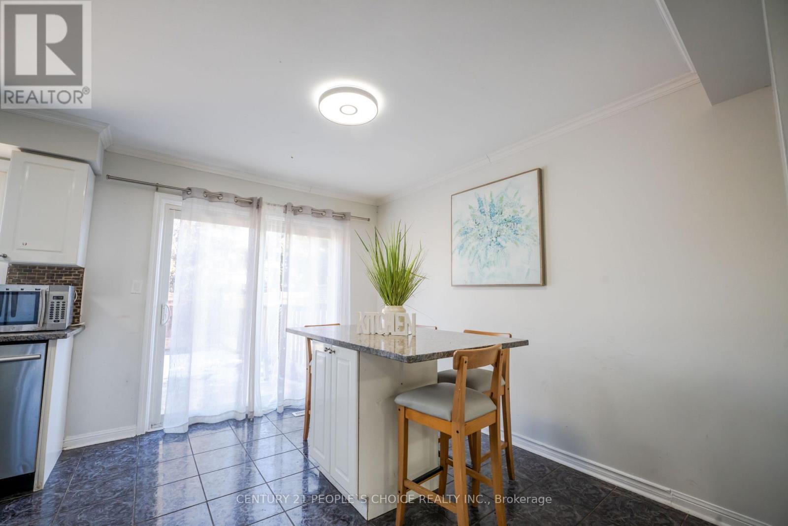 7 Mount Fuji Crescent, Brampton, Ontario  L6R 2L3 - Photo 14 - W12682388