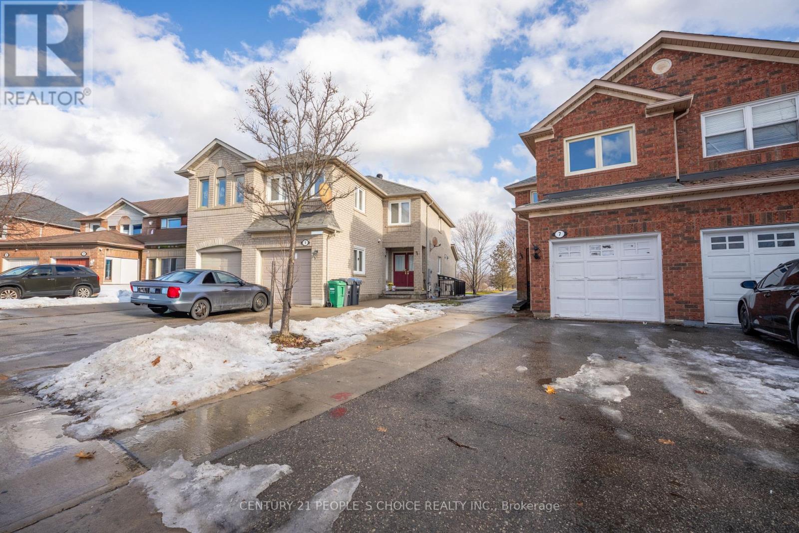 7 Mount Fuji Crescent, Brampton, Ontario  L6R 2L3 - Photo 2 - W12682388