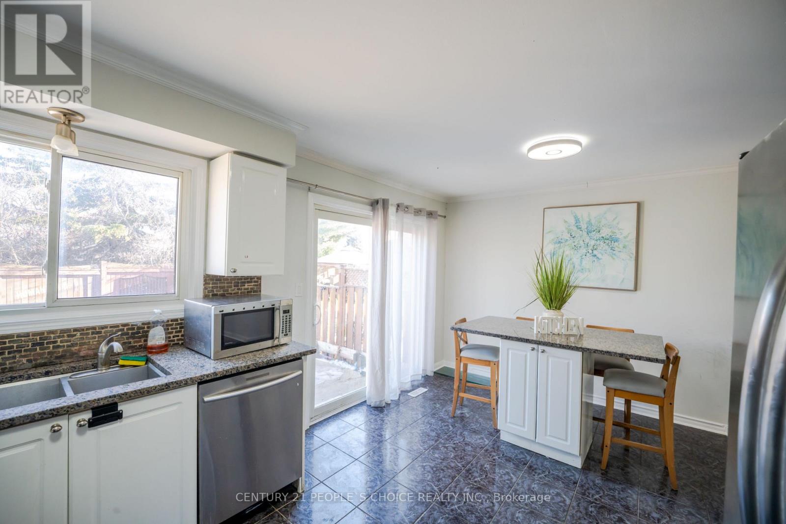 7 Mount Fuji Crescent, Brampton, Ontario  L6R 2L3 - Photo 22 - W12682388