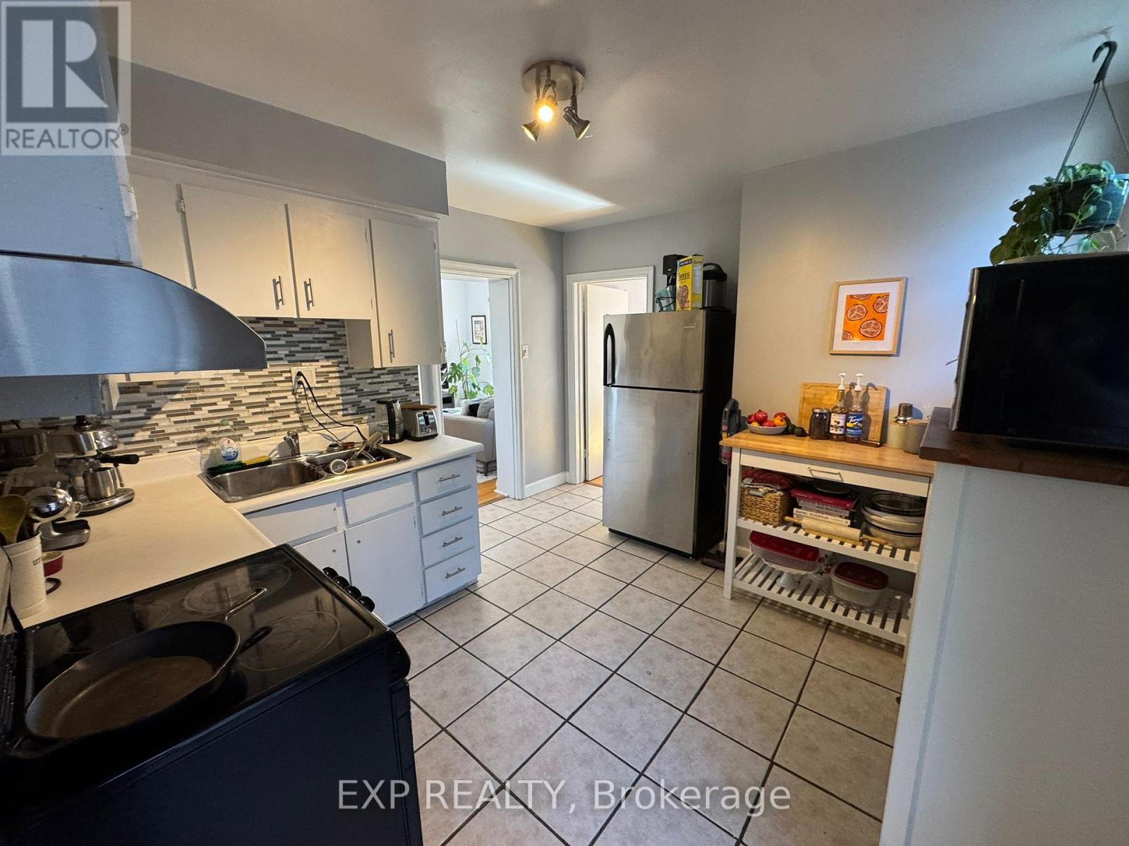 2 - 354 Annette Street, Toronto, Ontario  M6P 1R5 - Photo 3 - W12682396