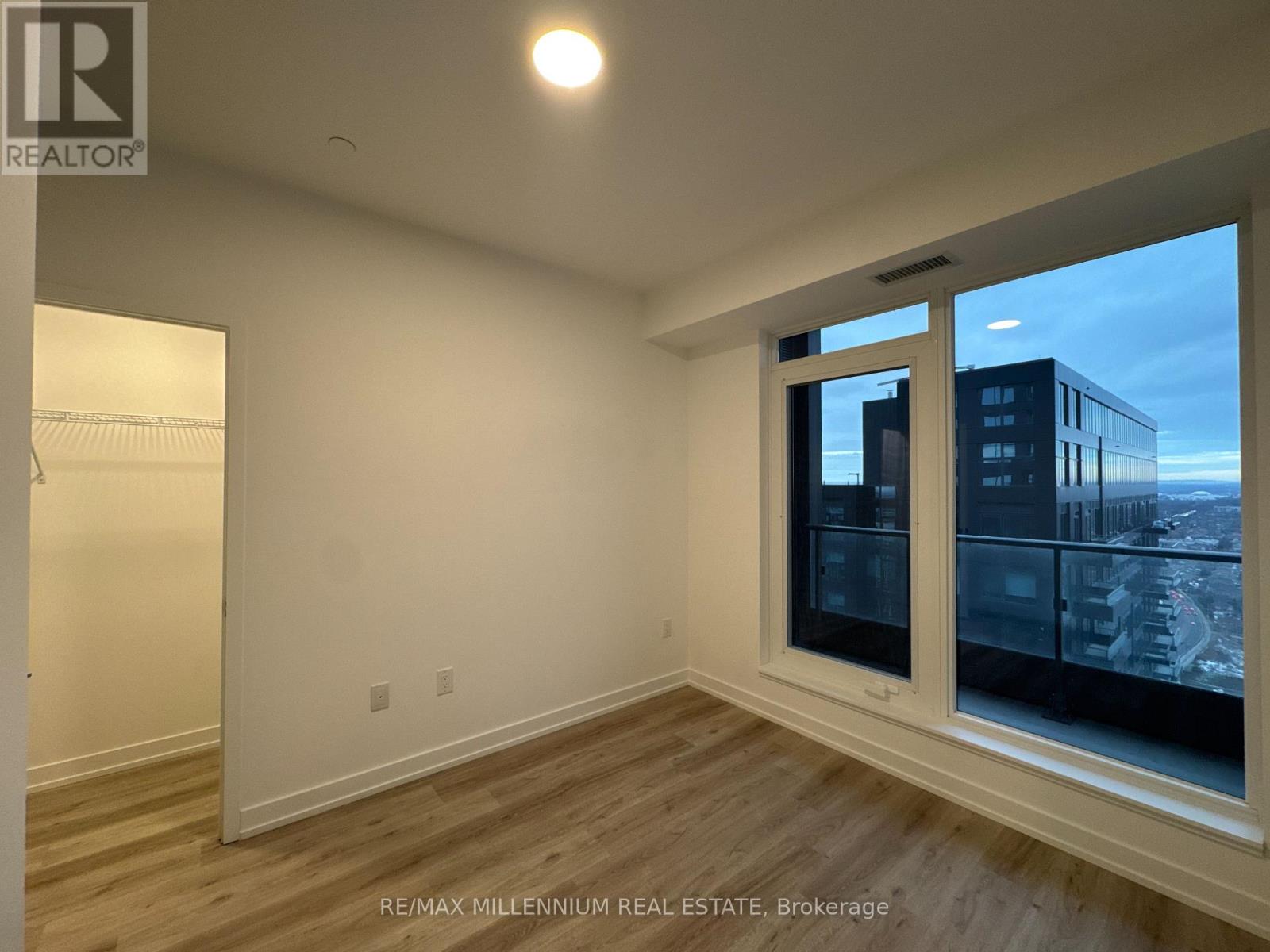 3801 - 395 Square One Drive, Mississauga, Ontario  L5B 0P6 - Photo 10 - W12682442