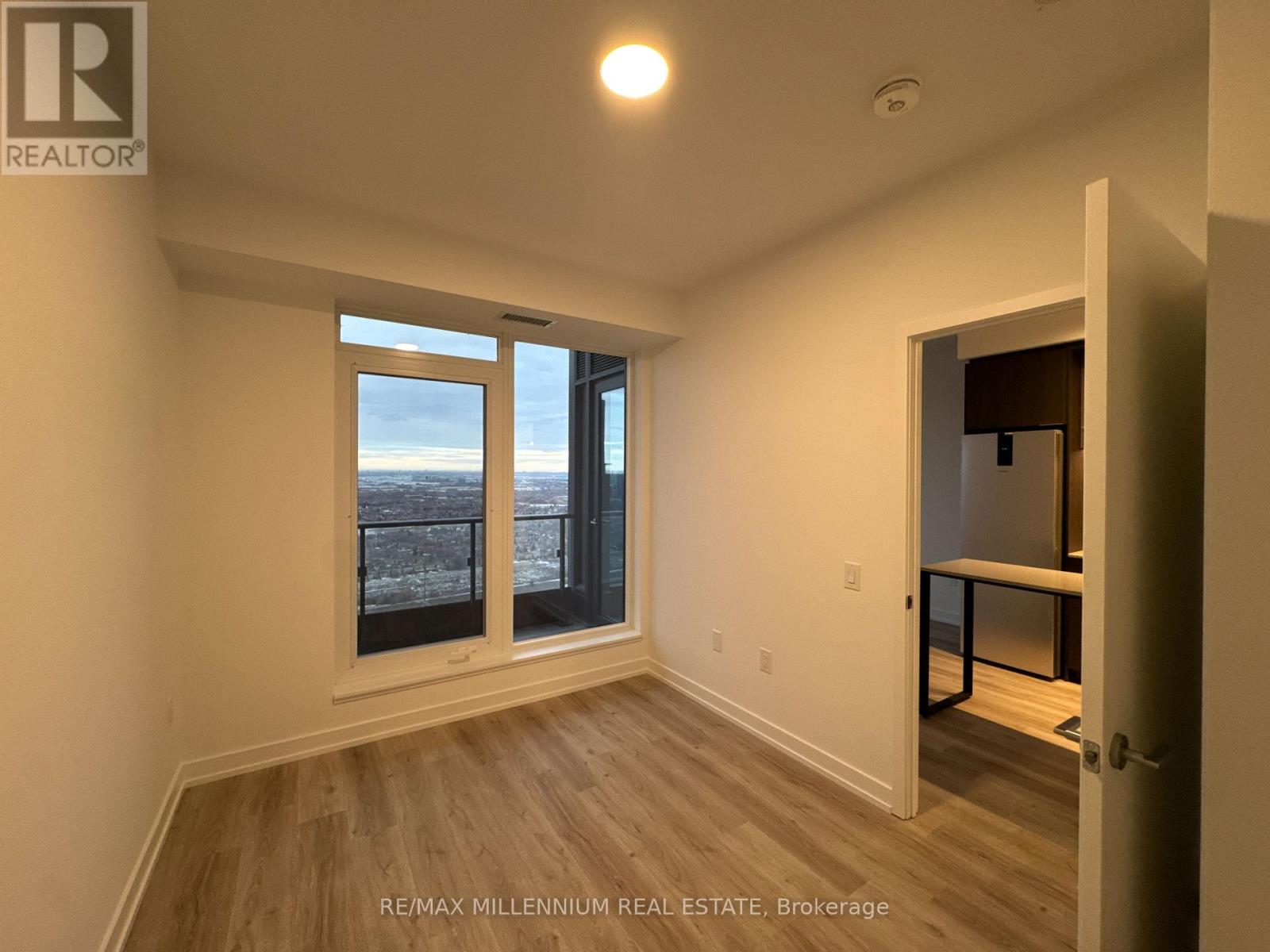 3801 - 395 Square One Drive, Mississauga, Ontario  L5B 0P6 - Photo 11 - W12682442