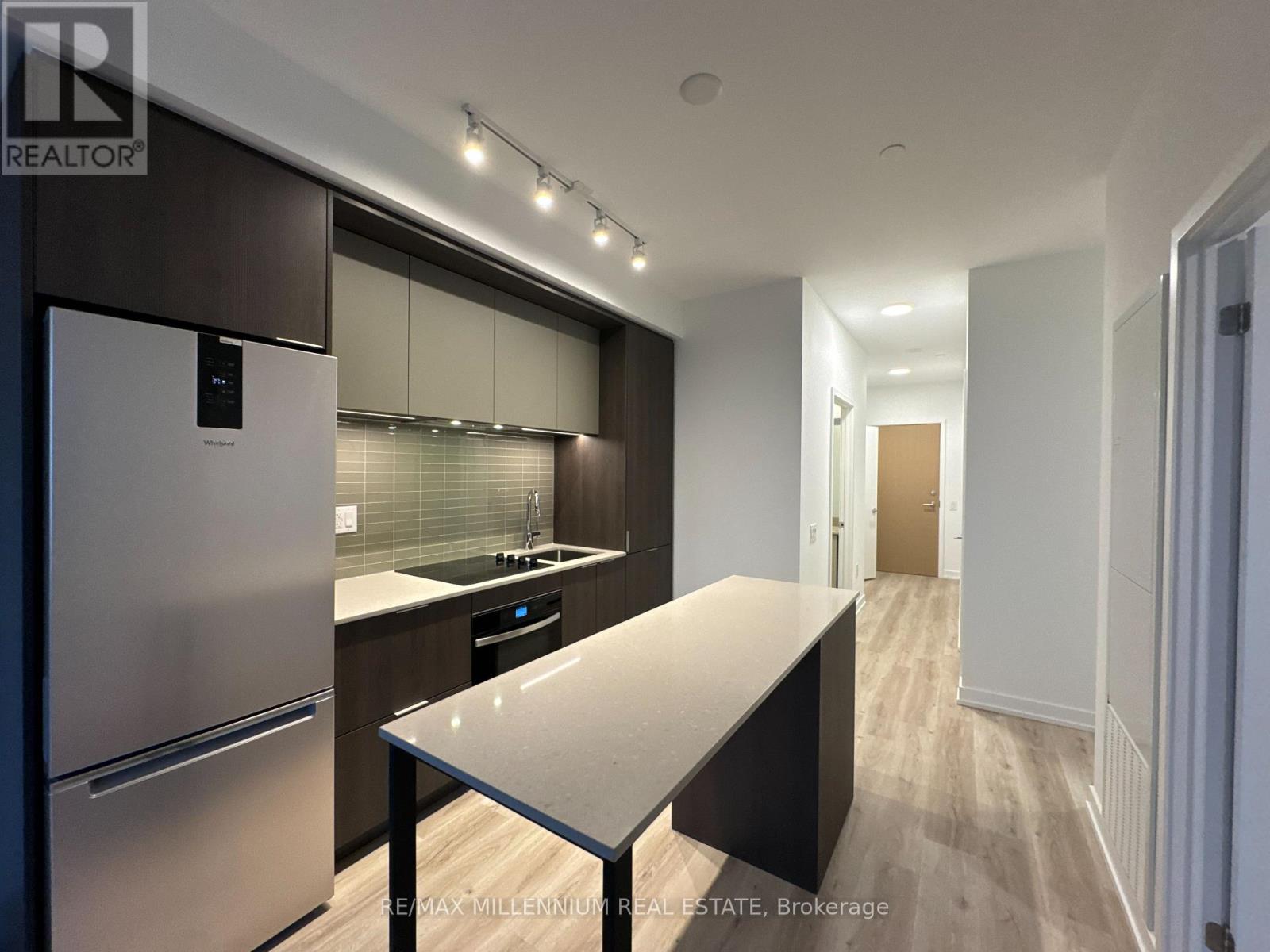 3801 - 395 Square One Drive, Mississauga, Ontario  L5B 0P6 - Photo 7 - W12682442