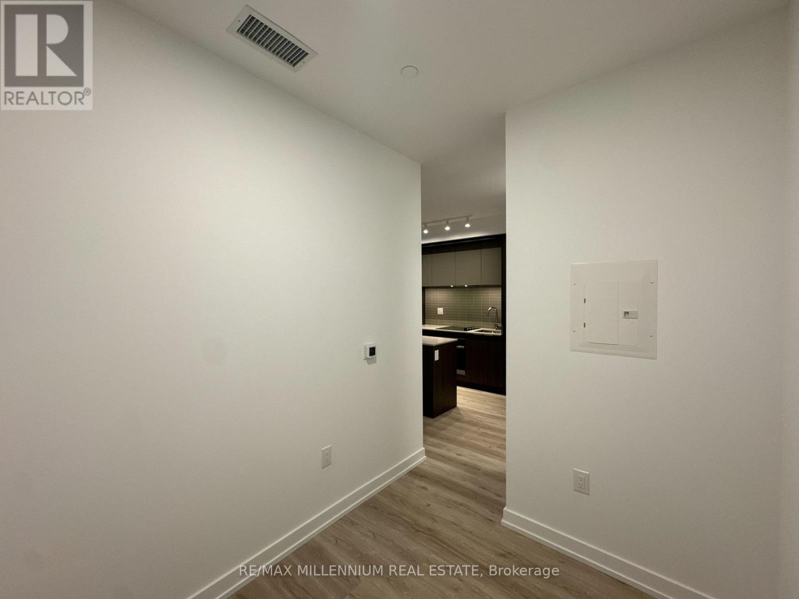 3801 - 395 Square One Drive, Mississauga, Ontario  L5B 0P6 - Photo 8 - W12682442