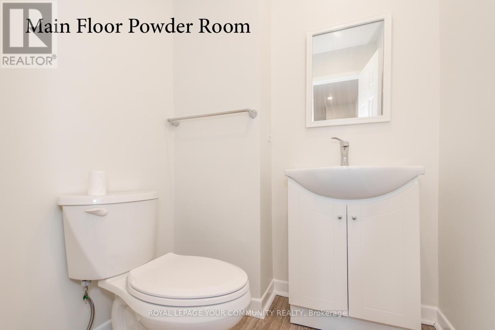 Upper - 59a Roseland Drive, Toronto, Ontario  M8W 1Y4 - Photo 11 - W12682452