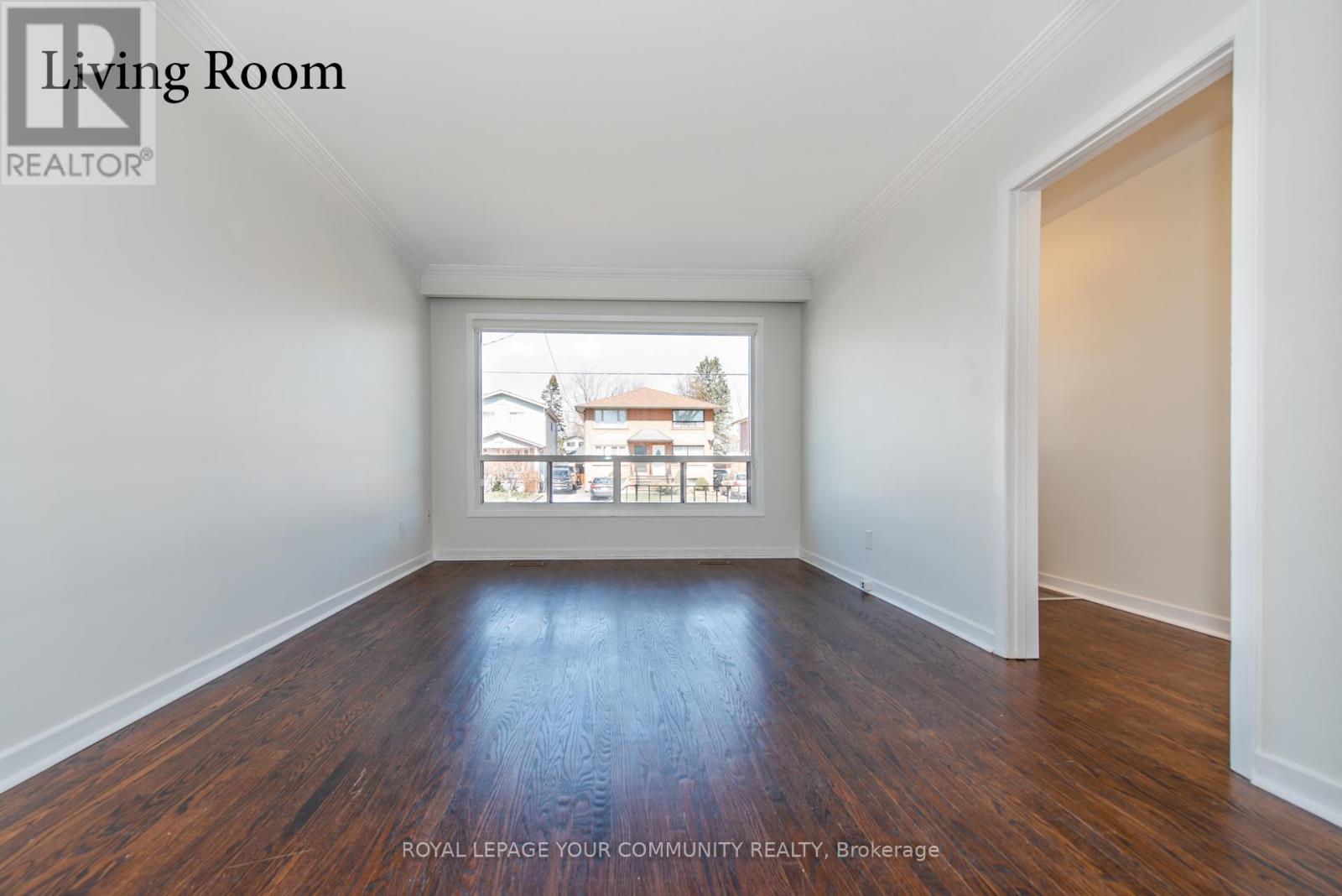 Upper - 59a Roseland Drive, Toronto, Ontario  M8W 1Y4 - Photo 5 - W12682452