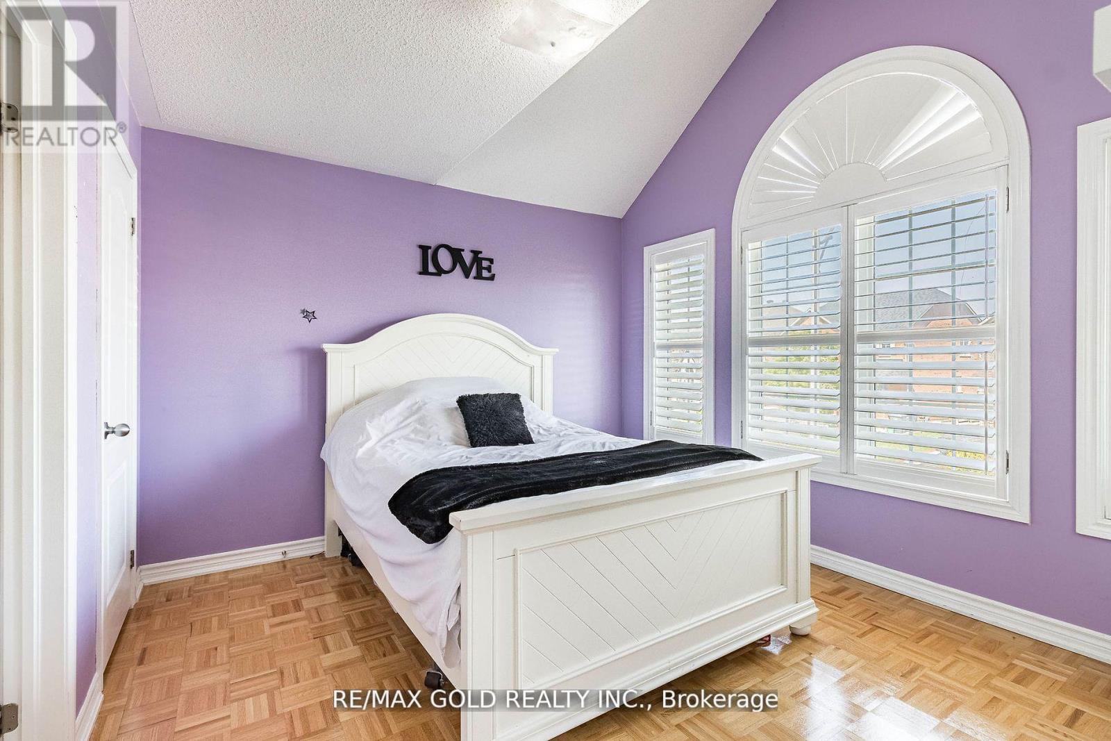 47 Ocean Ridge Drive, Brampton, Ontario  L6R 3K5 - Photo 12 - W12682460