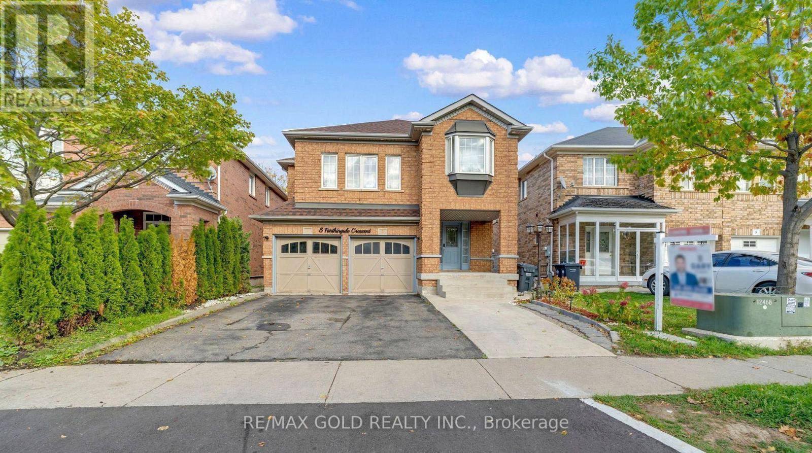 5 FARTHINGALE CRESCENT, Brampton, Ontario