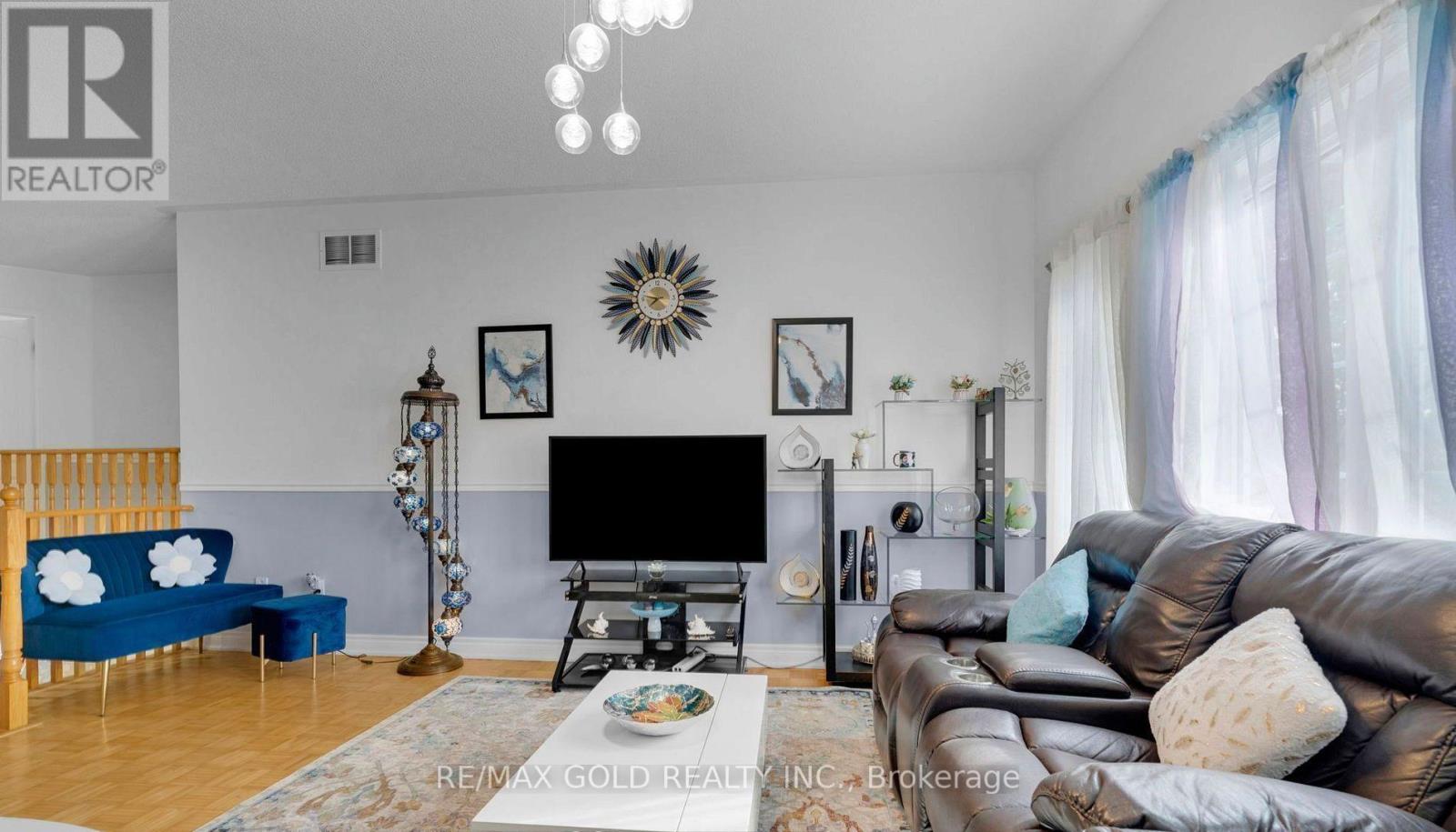 5 Farthingale Crescent, Brampton, Ontario  L7A 1R3 - Photo 18 - W12682478