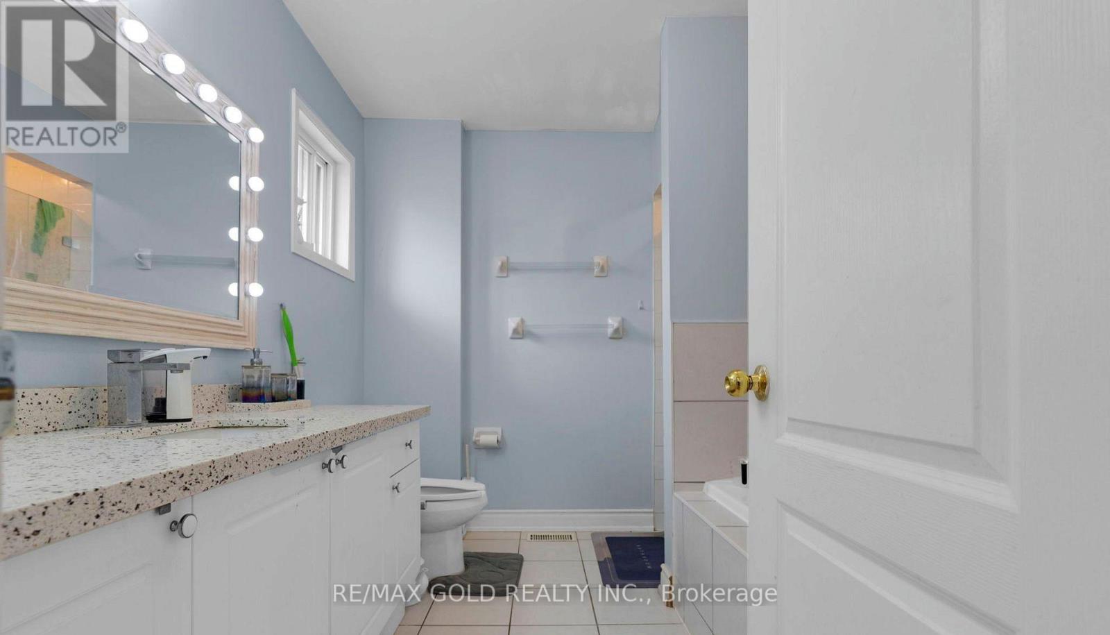 5 Farthingale Crescent, Brampton, Ontario  L7A 1R3 - Photo 23 - W12682478