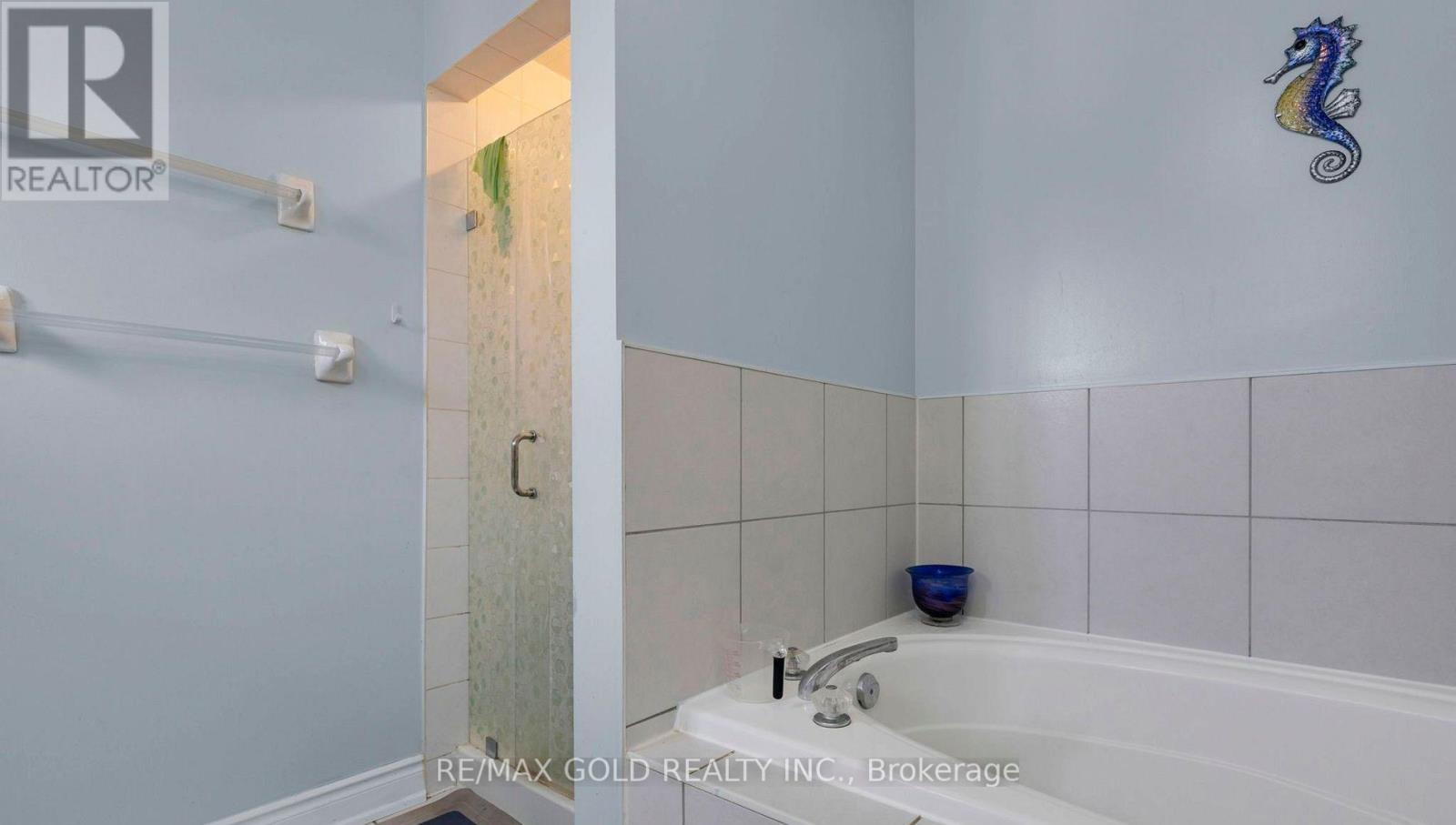 5 Farthingale Crescent, Brampton, Ontario  L7A 1R3 - Photo 24 - W12682478