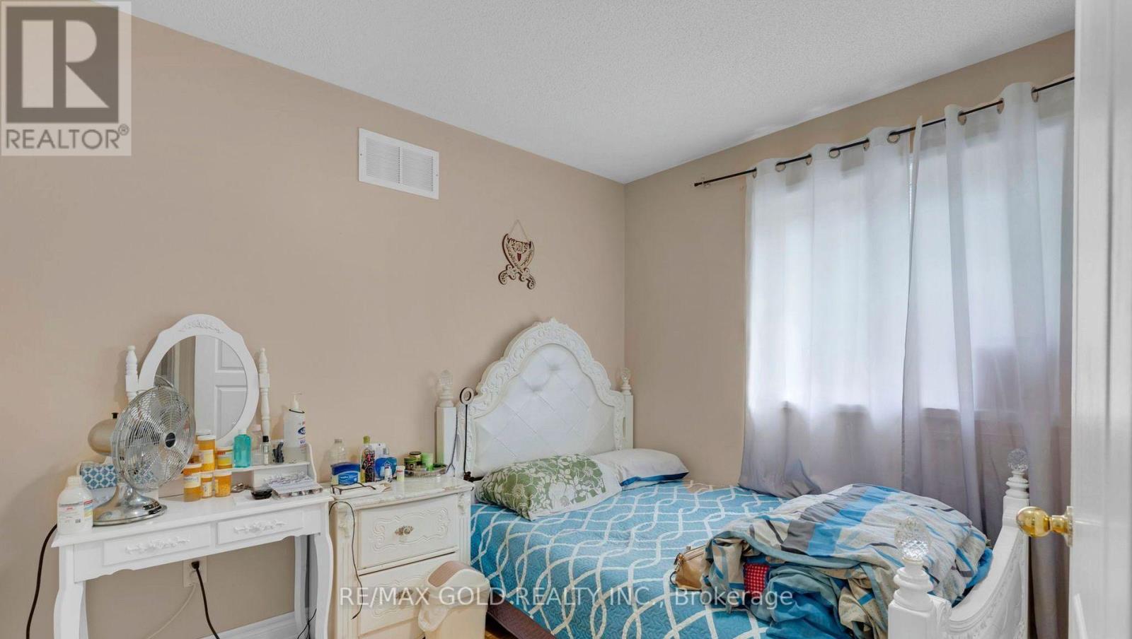 5 Farthingale Crescent, Brampton, Ontario  L7A 1R3 - Photo 25 - W12682478