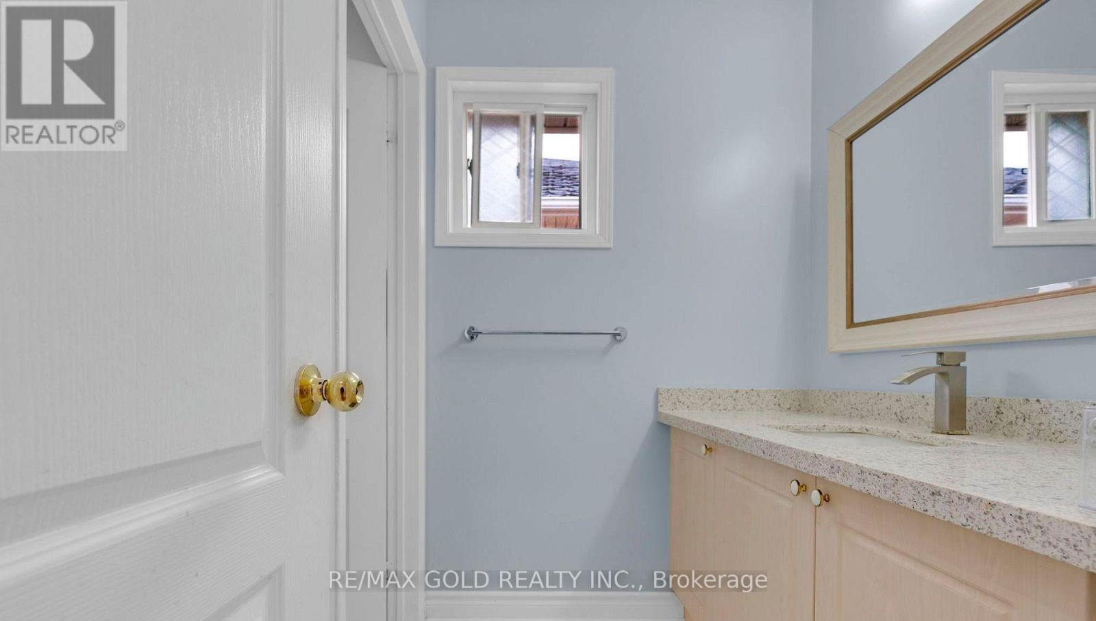 5 Farthingale Crescent, Brampton, Ontario  L7A 1R3 - Photo 27 - W12682478