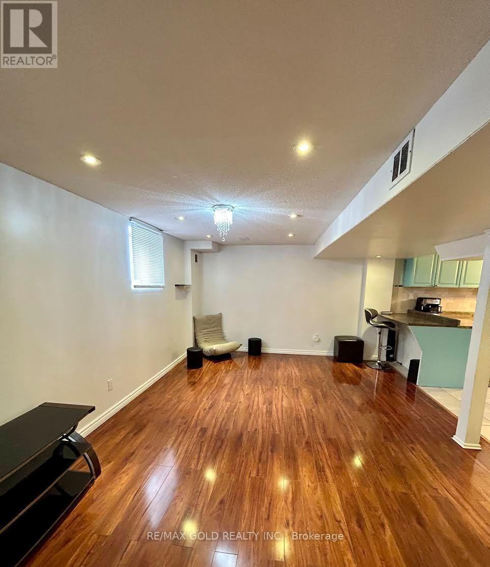 5 Farthingale Crescent, Brampton, Ontario  L7A 1R3 - Photo 33 - W12682478