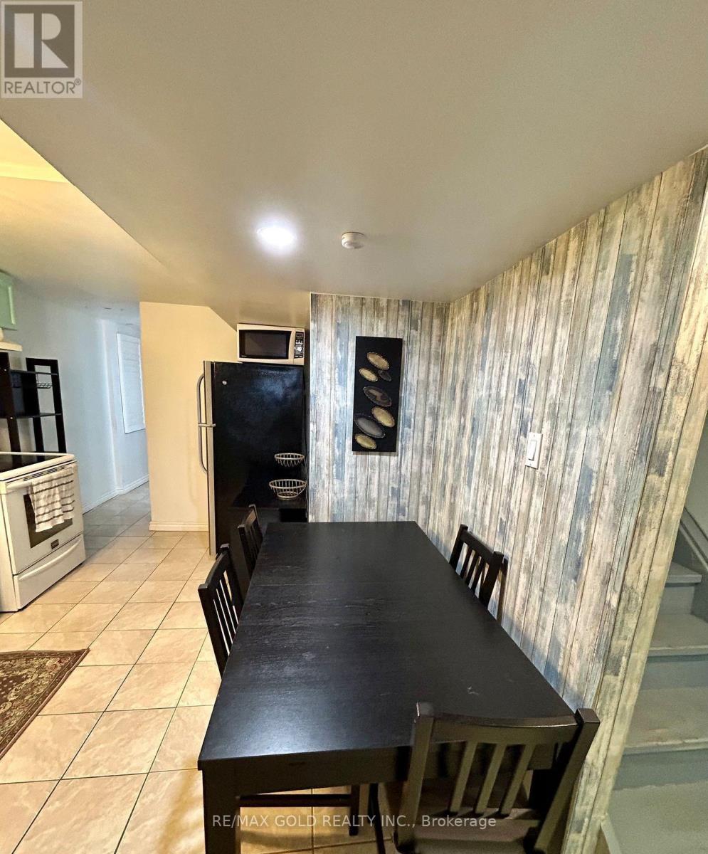 5 Farthingale Crescent, Brampton, Ontario  L7A 1R3 - Photo 34 - W12682478