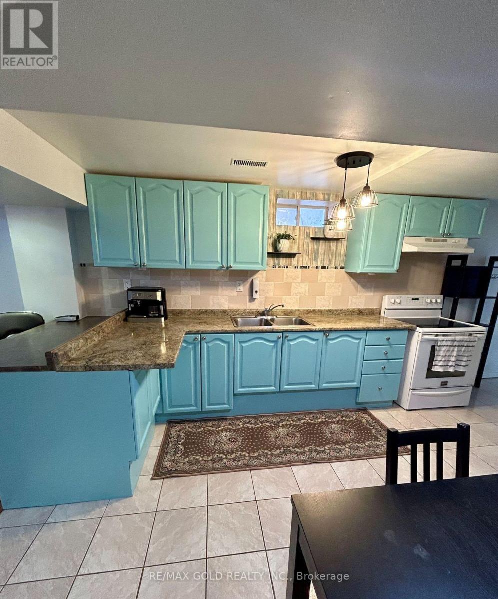 5 Farthingale Crescent, Brampton, Ontario  L7A 1R3 - Photo 35 - W12682478