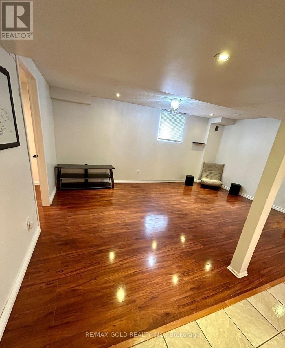 5 Farthingale Crescent, Brampton, Ontario  L7A 1R3 - Photo 37 - W12682478