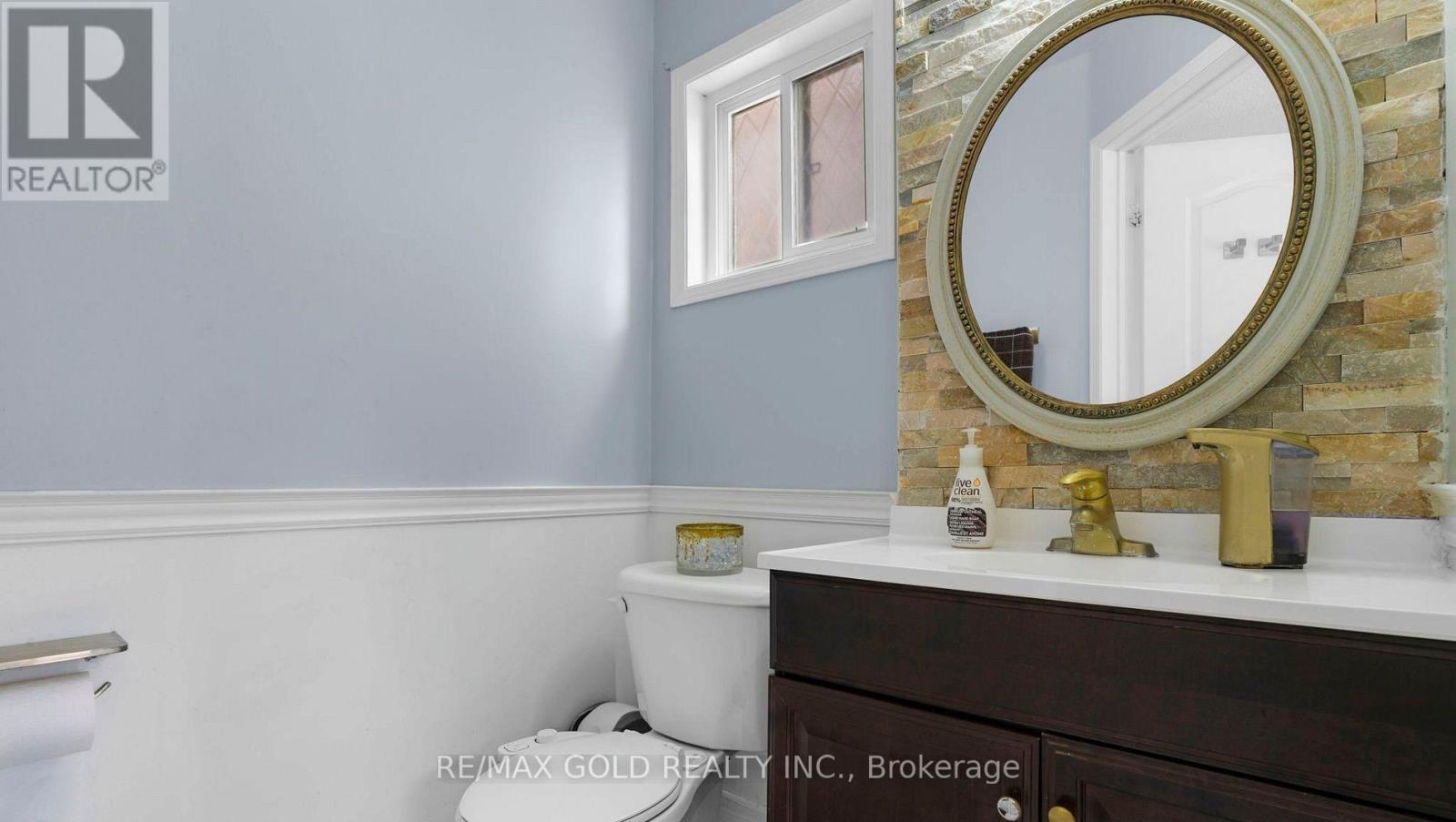 5 Farthingale Crescent, Brampton, Ontario  L7A 1R3 - Photo 5 - W12682478