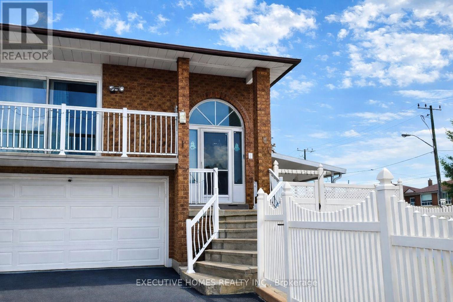 2 CLUBHOUSE COURT, Toronto, Ontario