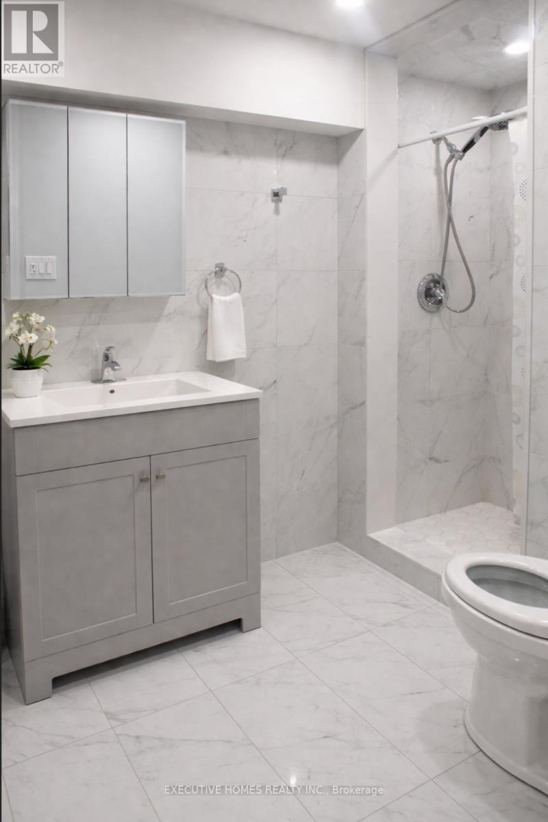 2 Clubhouse Court, Toronto, Ontario  M3L 2K5 - Photo 11 - W12682496