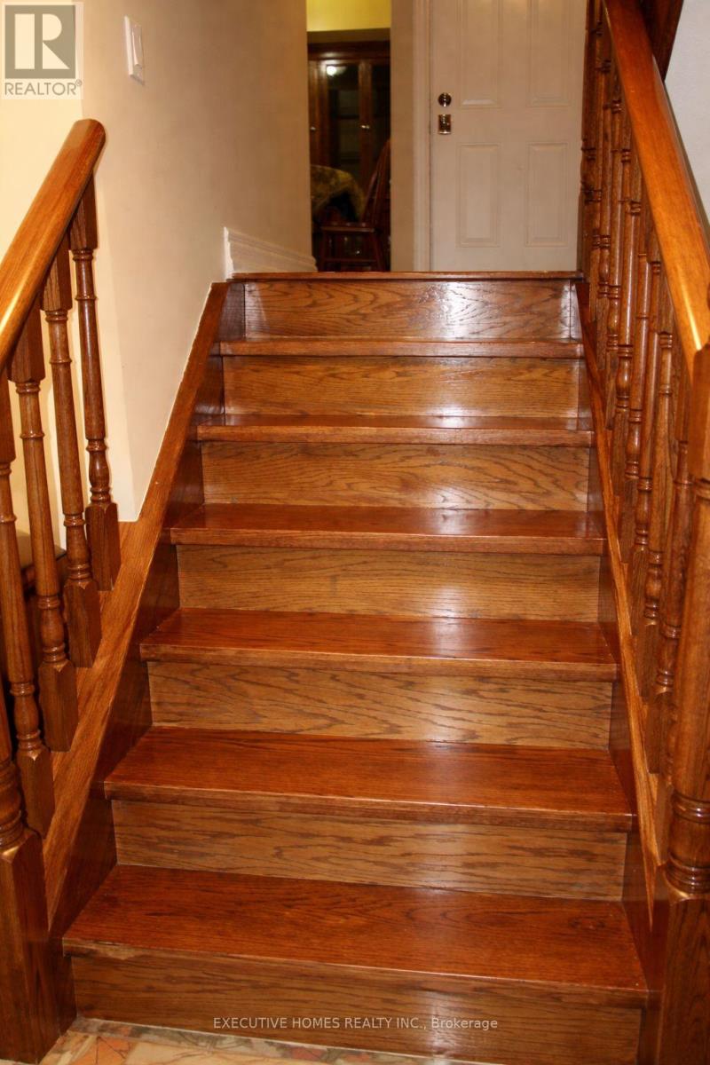 2 Clubhouse Court, Toronto, Ontario  M3L 2K5 - Photo 8 - W12682496