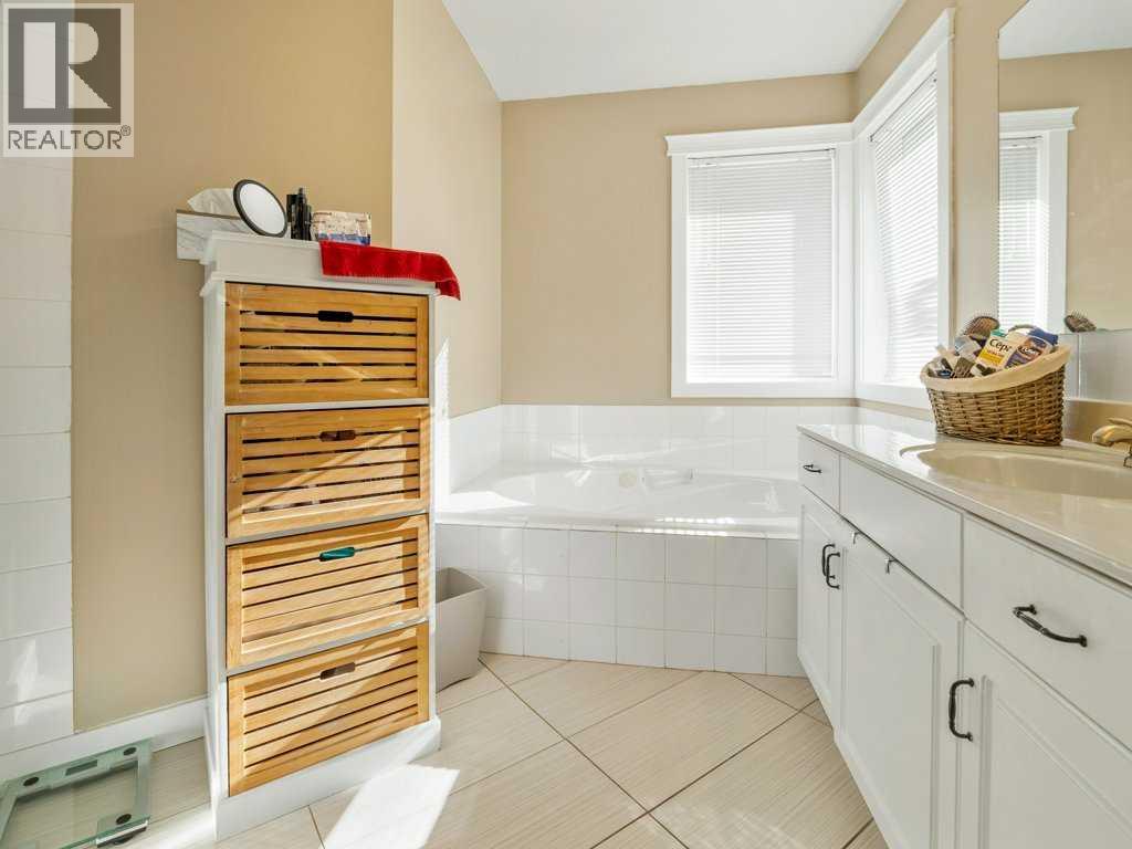 425 Fairmont Boulevard S, Lethbridge, Alberta  T1K 7G2 - Photo 25 - A2267871