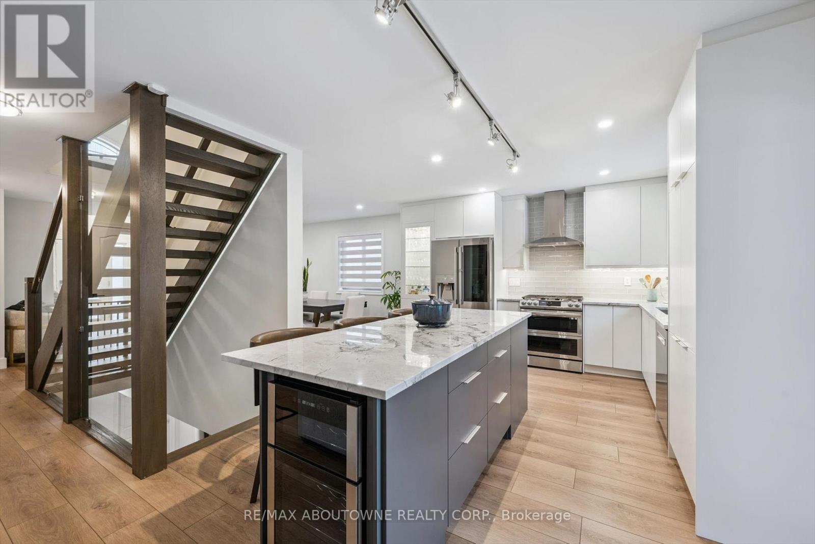 28 Kathleen Court, Hamilton, Ontario  L8T 5B1 - Photo 12 - X12682422