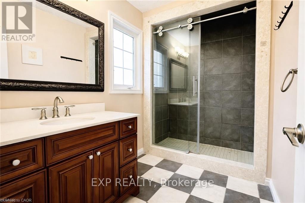 Upper - 240 Purple Sage Crescent, Kitchener, Ontario  N2E 4G5 - Photo 14 - X12682472