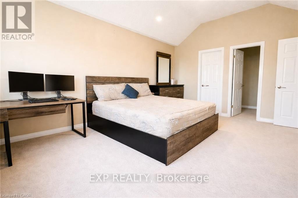 Upper - 240 Purple Sage Crescent, Kitchener, Ontario  N2E 4G5 - Photo 16 - X12682472