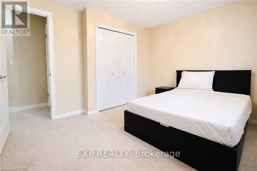 Upper - 240 Purple Sage Crescent, Kitchener, Ontario  N2E 4G5 - Photo 18 - X12682472