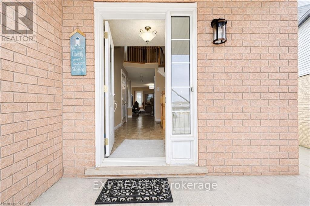 Upper - 240 Purple Sage Crescent, Kitchener, Ontario  N2E 4G5 - Photo 3 - X12682472