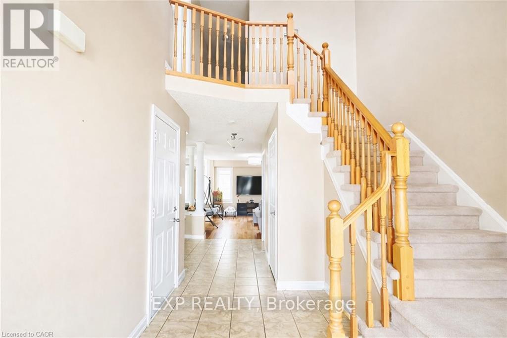 Upper - 240 Purple Sage Crescent, Kitchener, Ontario  N2E 4G5 - Photo 6 - X12682472