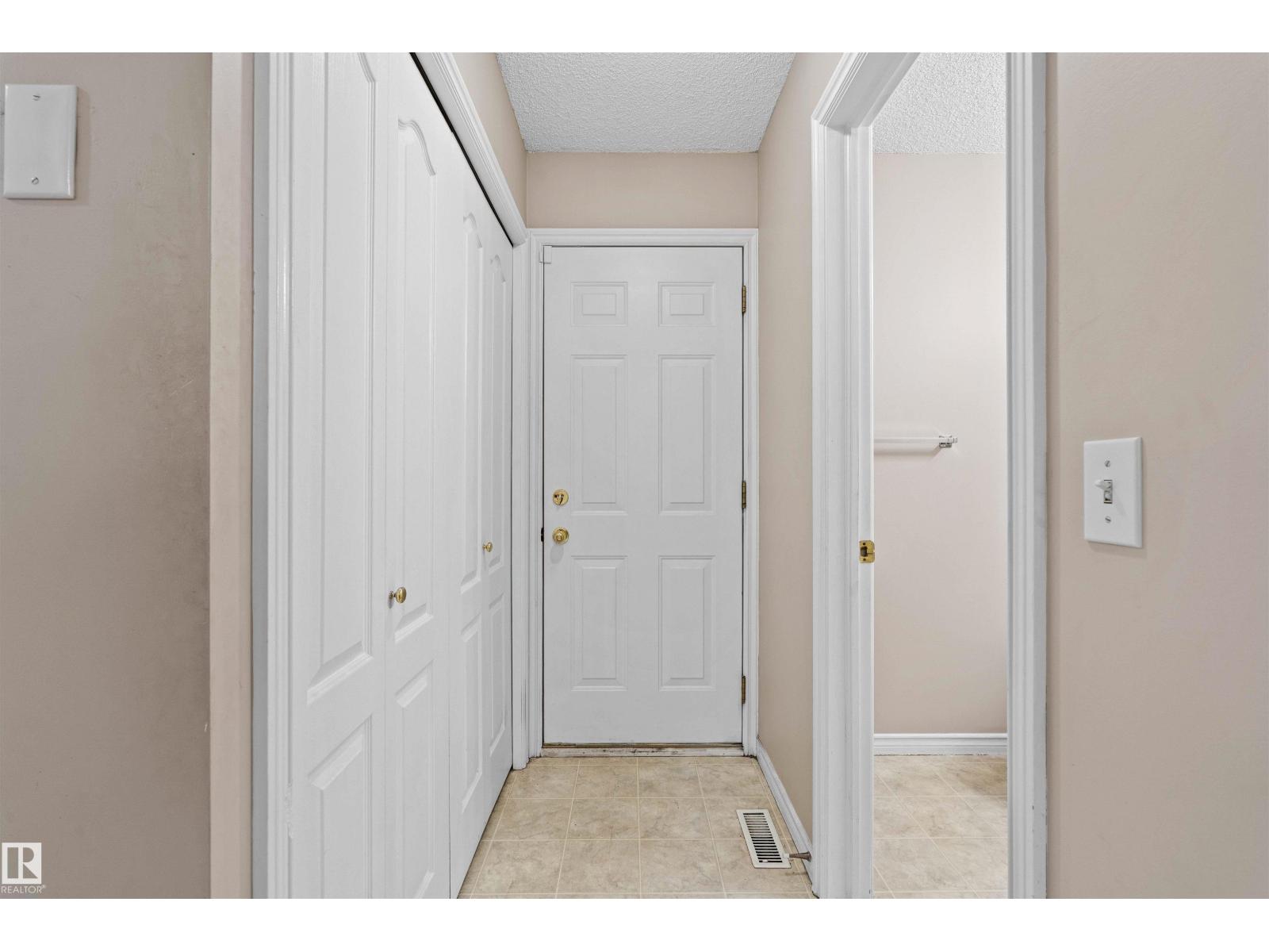 4804 147 Av Nw, Edmonton, Alberta  T5Y 2X2 - Photo 11 - E4463933