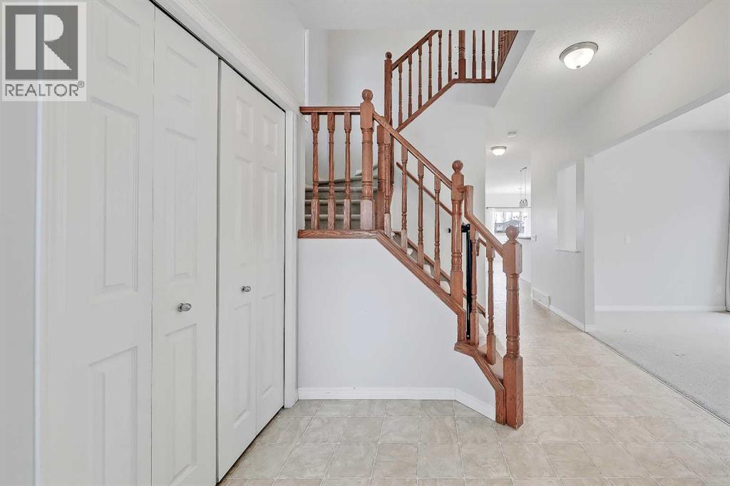 102 Kincora Glen Mews Nw, Calgary, Alberta  T3R 0B6 - Photo 3 - A2270641