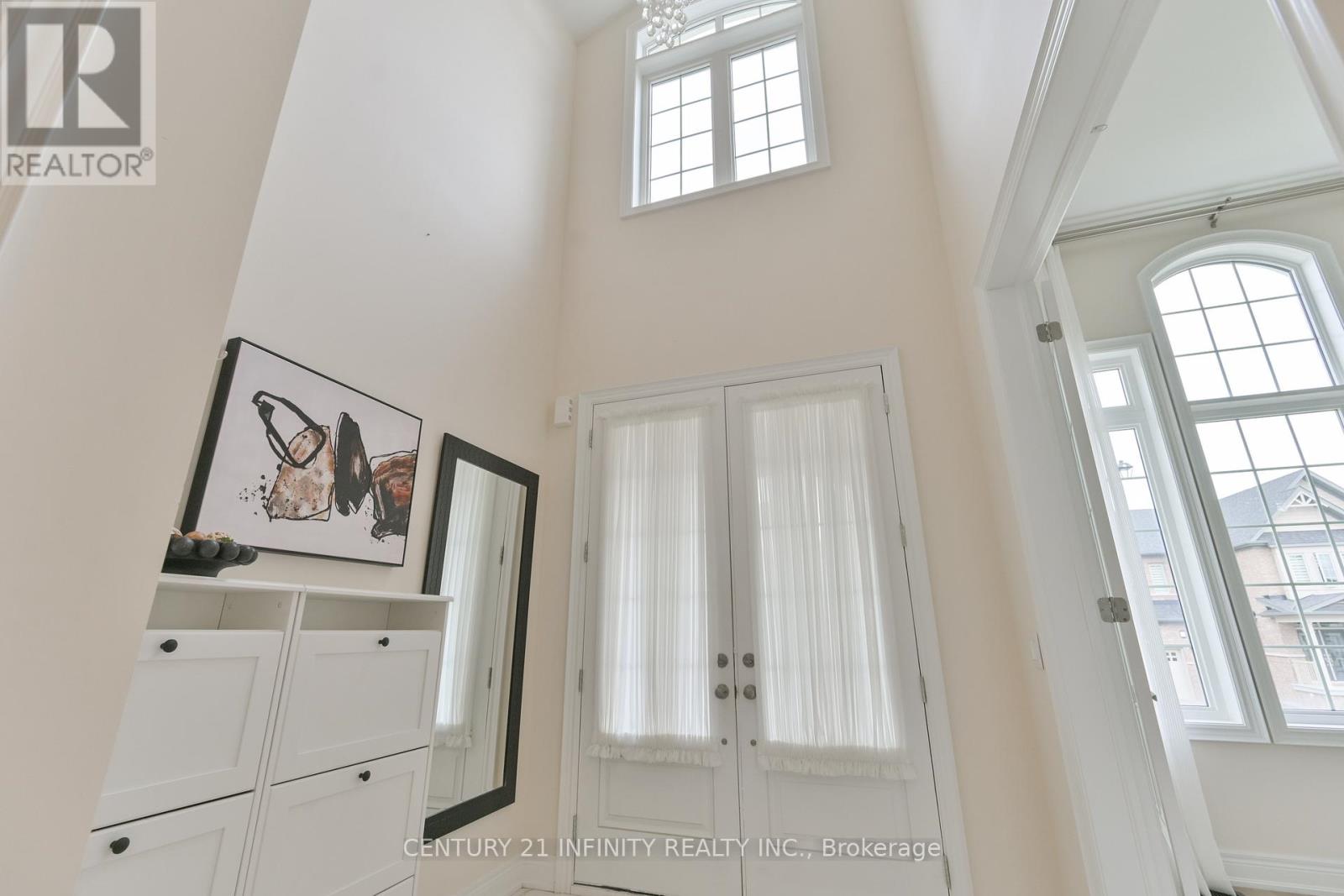 34 Watershed Gate, East Gwillimbury, Ontario  L9N 0Y6 - Photo 2 - N12682508