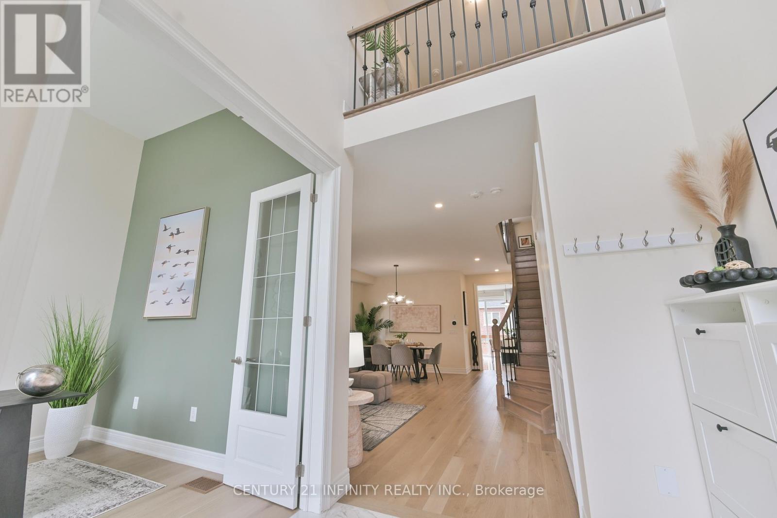 34 Watershed Gate, East Gwillimbury, Ontario  L9N 0Y6 - Photo 3 - N12682508