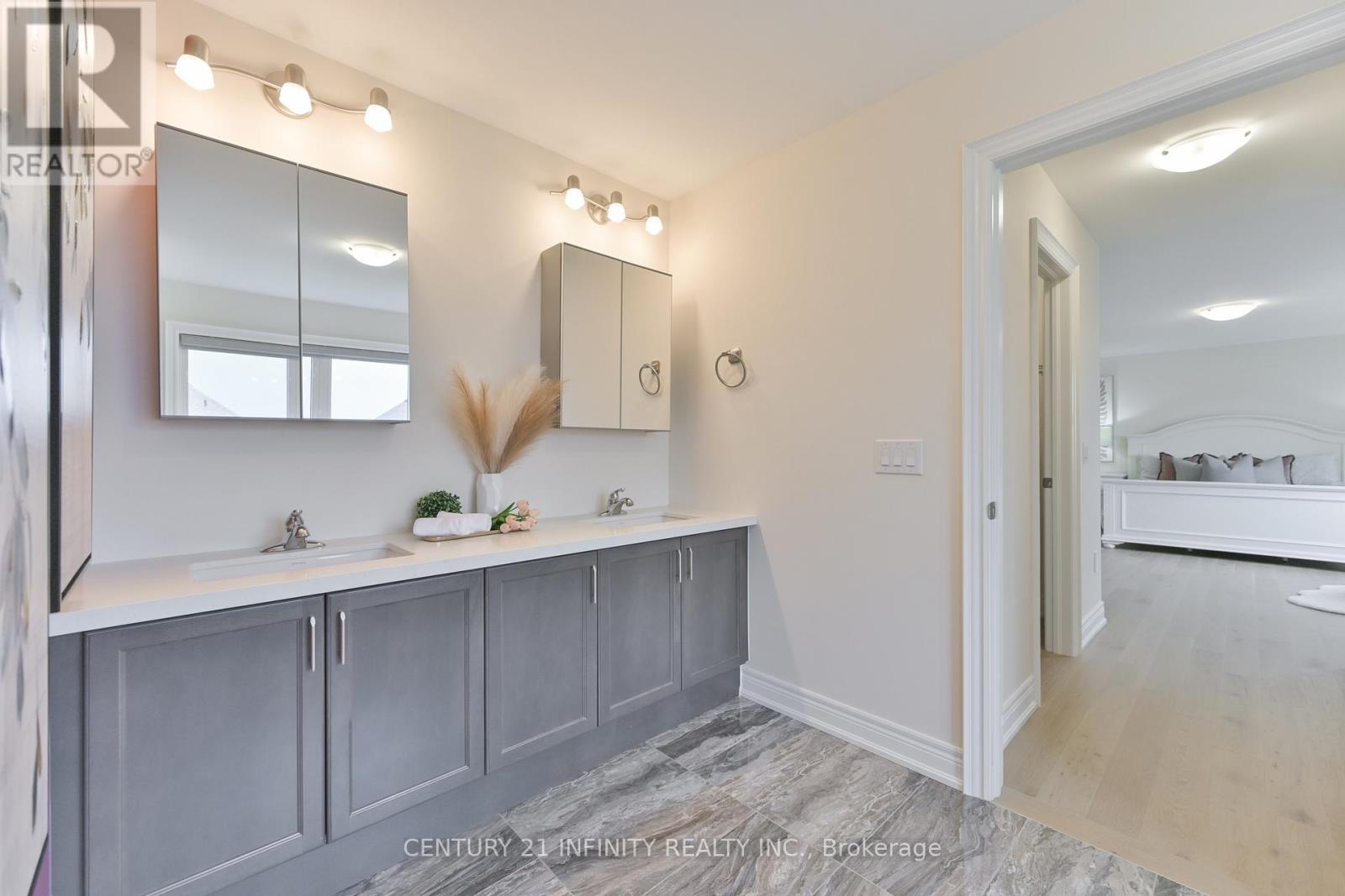 34 Watershed Gate, East Gwillimbury, Ontario  L9N 0Y6 - Photo 30 - N12682508