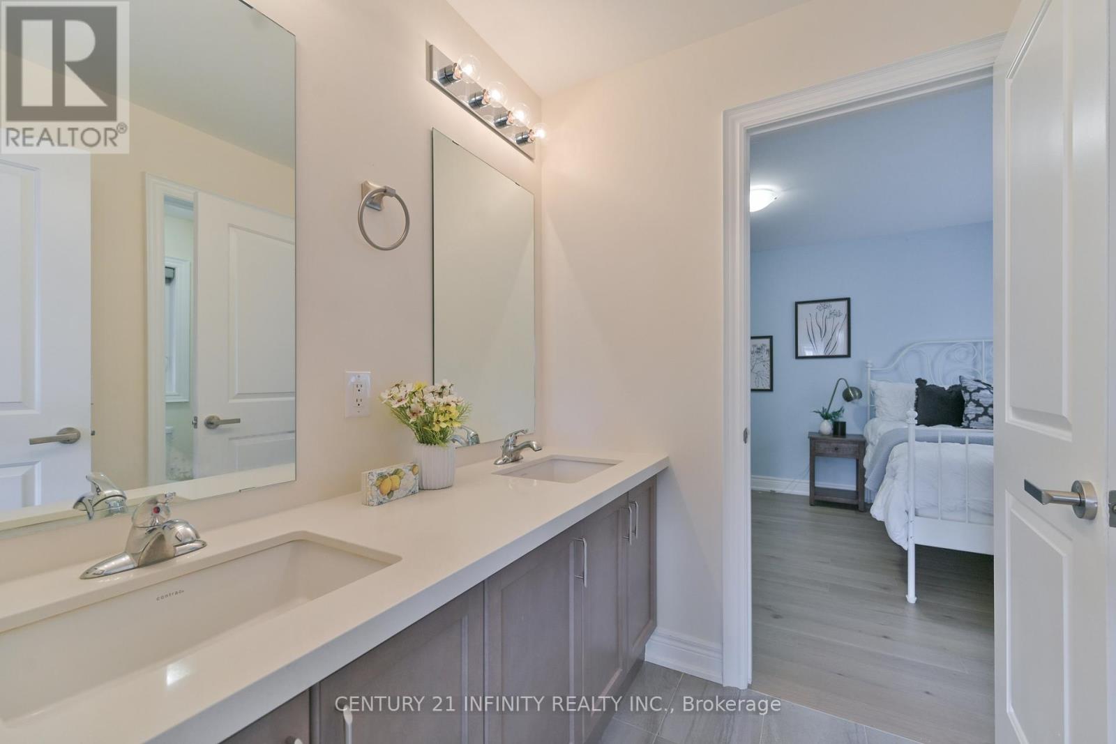 34 Watershed Gate, East Gwillimbury, Ontario  L9N 0Y6 - Photo 35 - N12682508