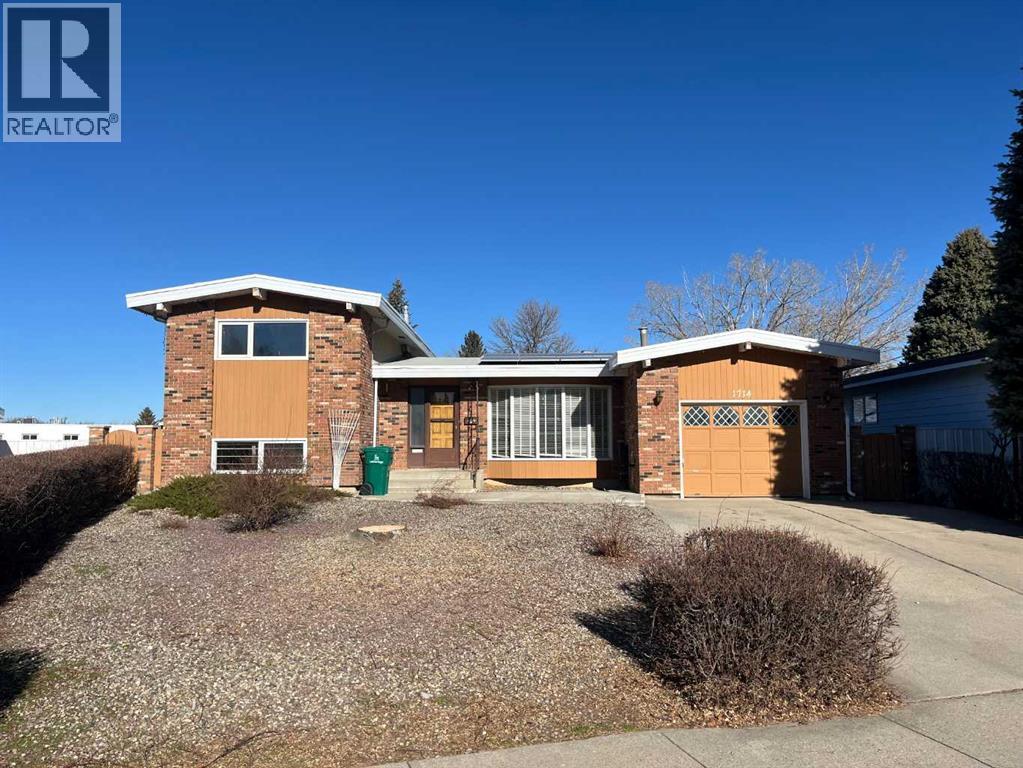 1714 St Andrew Road N, Lethbridge, Alberta